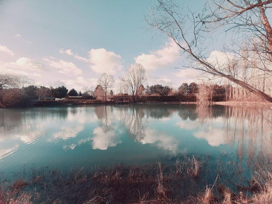 Chalet Les Pieds Dans L'Eau La Campagne A La Ville Saint-Doulchard Kültér fotó